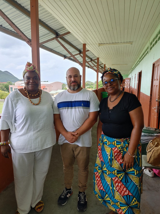 Héctor Castrillón-Costa and two teachers in Saint Lucia that participated in the research.